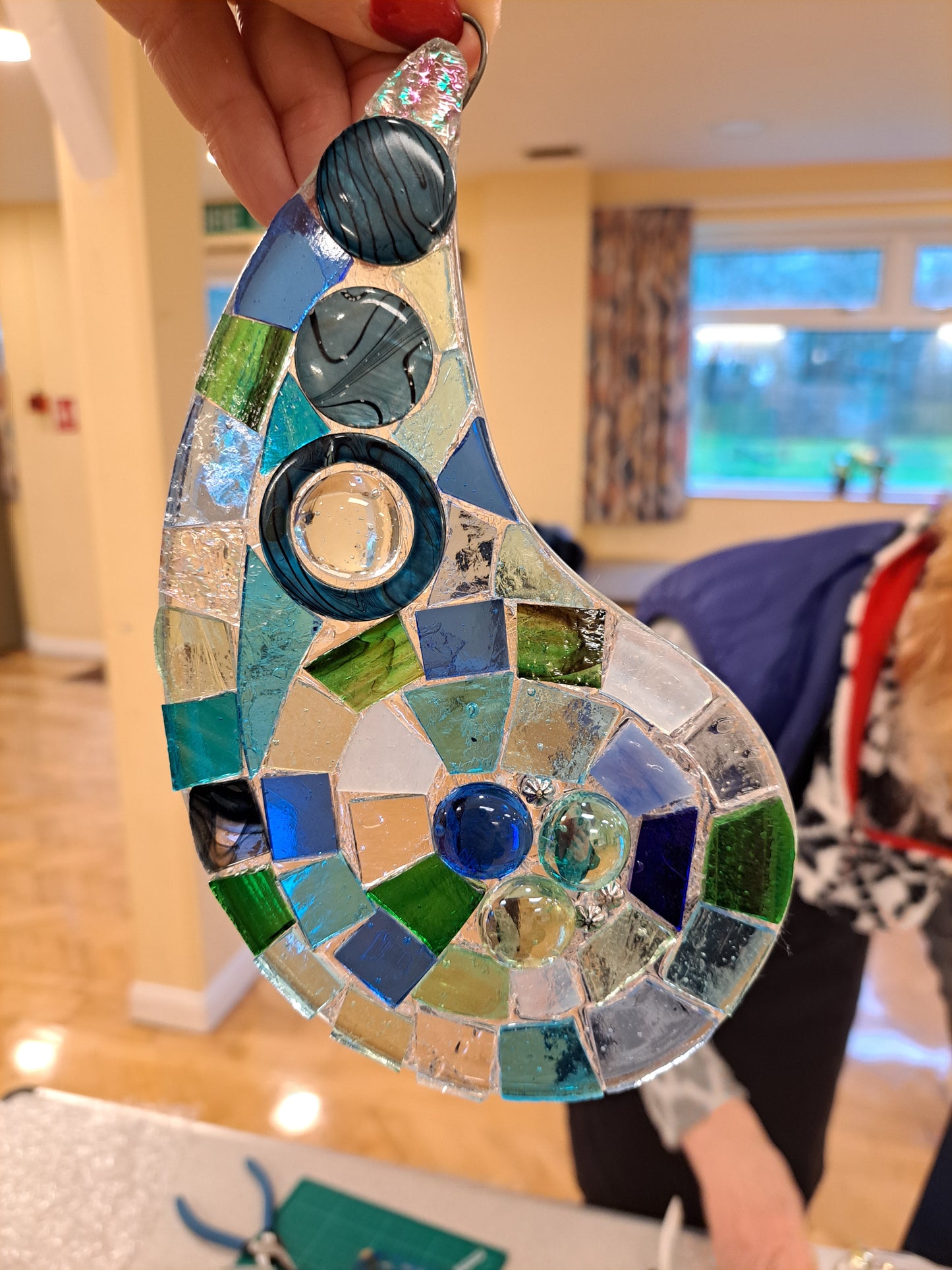 GLASS MOSAIC WORKSHOP in SUNNINGHILL