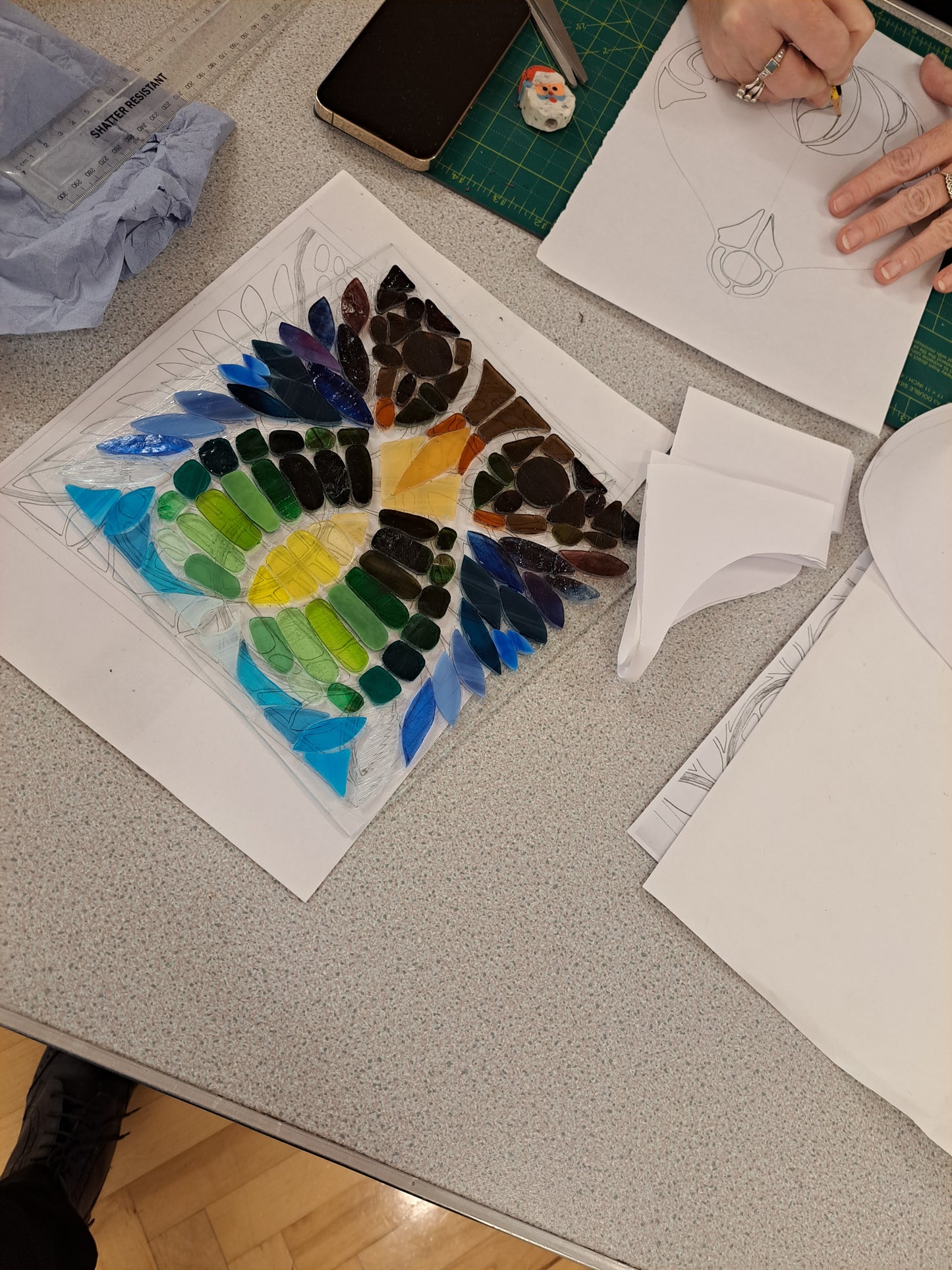 GLASS MOSAIC WORKSHOP in SUNNINGHILL