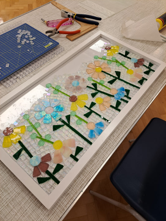 GLASS MOSAIC WORKSHOP in SUNNINGHILL