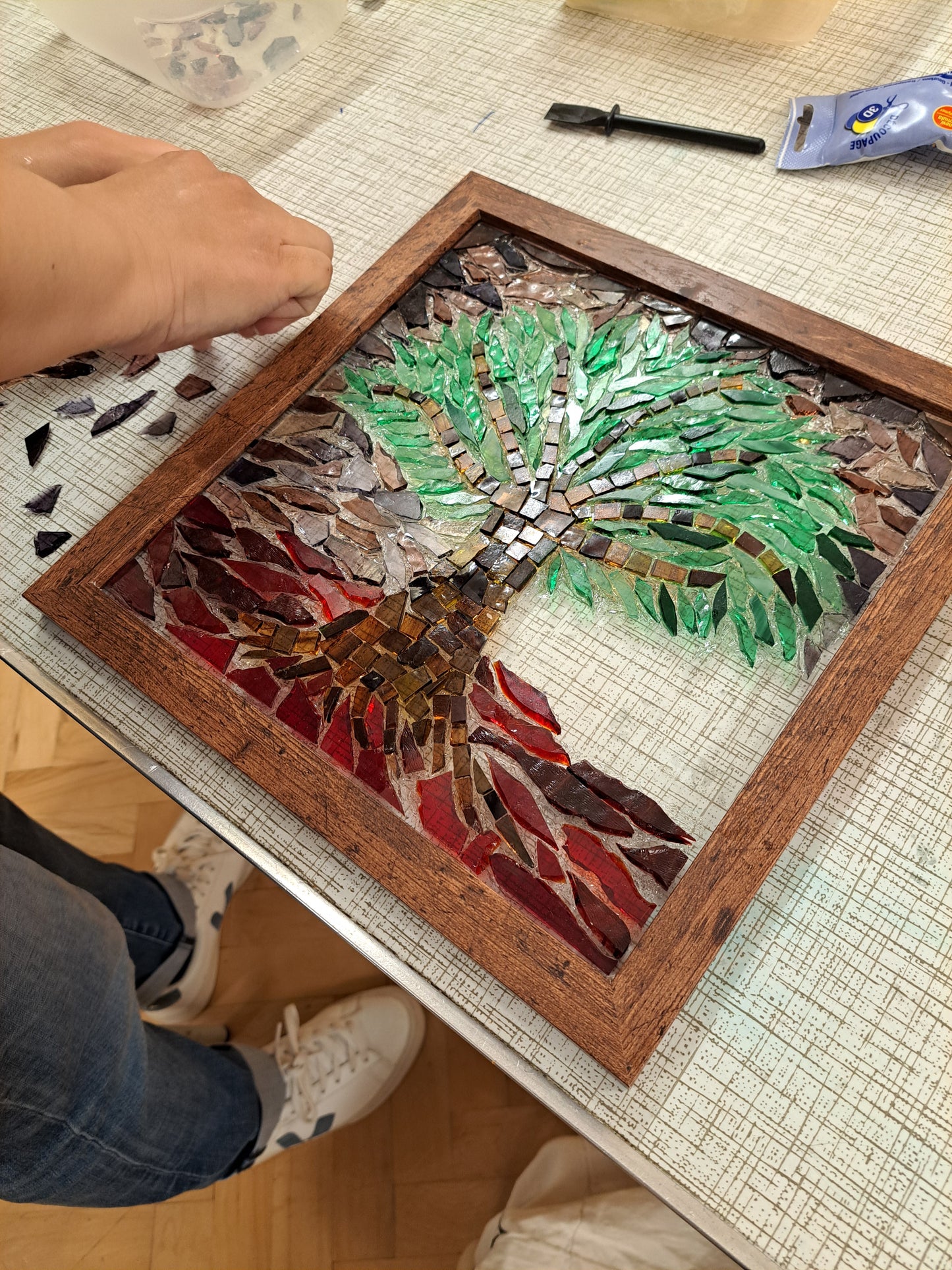 GLASS MOSAIC WORKSHOP in SUNNINGHILL