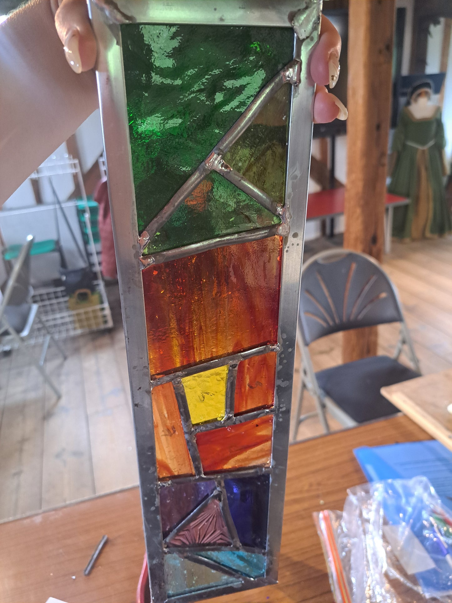 STAINED GLASS GARDEN ORNAMENT WORKSHOP (SUNNINGHILL)