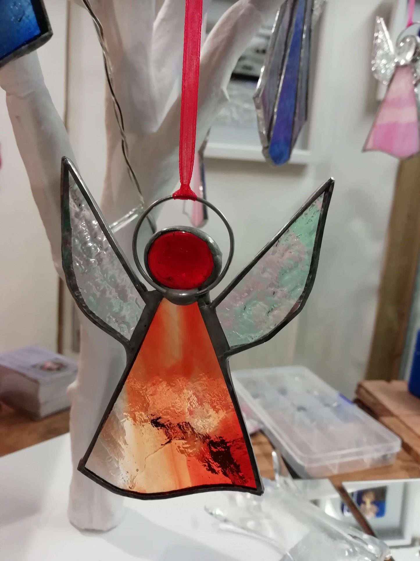 STAINED GLASS SUNCATCHER WORKSHOP at SUNNINGHILL